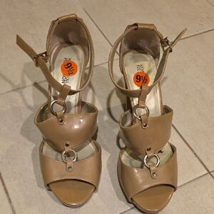 Reaction Kenneth Cole Tan Strappy Heels 9.5